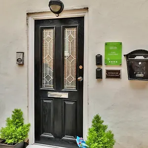 Finest Retreats - Oystercatcher Apartment Whitby